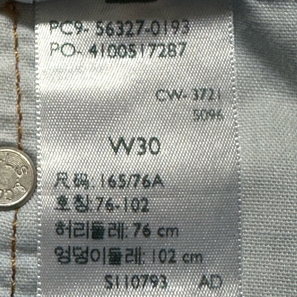 Women’s Levi's 501 Light Blue Wash Distressed Denim Cutoff Jean Shorts size 30 - Picture 6 of 9